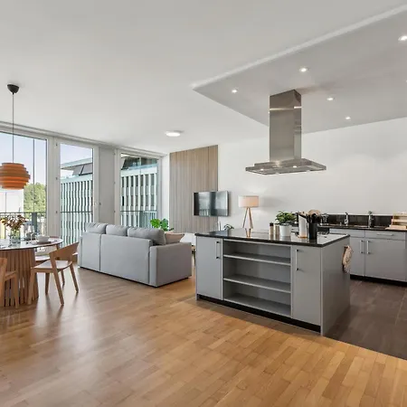 Comfort Homes - Premium Apartments - 15' Lucerne - Washer & Dryer - Public Transport - Parking Root Exterior photo
