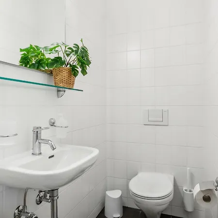 Comfort Homes - Premium Apartments - 15' Lucerne - Washer & Dryer - Public Transport - Parking Root Exterior photo