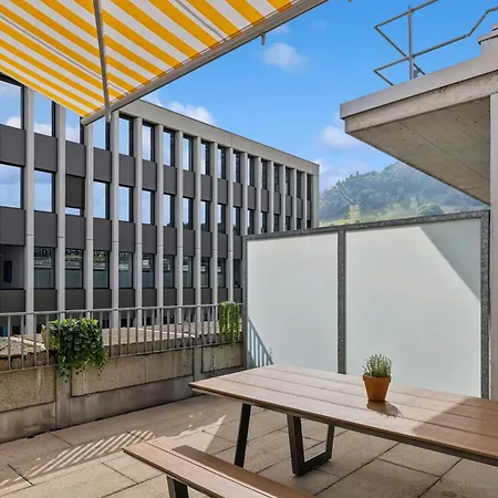 Comfort Homes - Premium Apartments - 15' Lucerne - Washer & Dryer - Public Transport - Parking Root Room photo