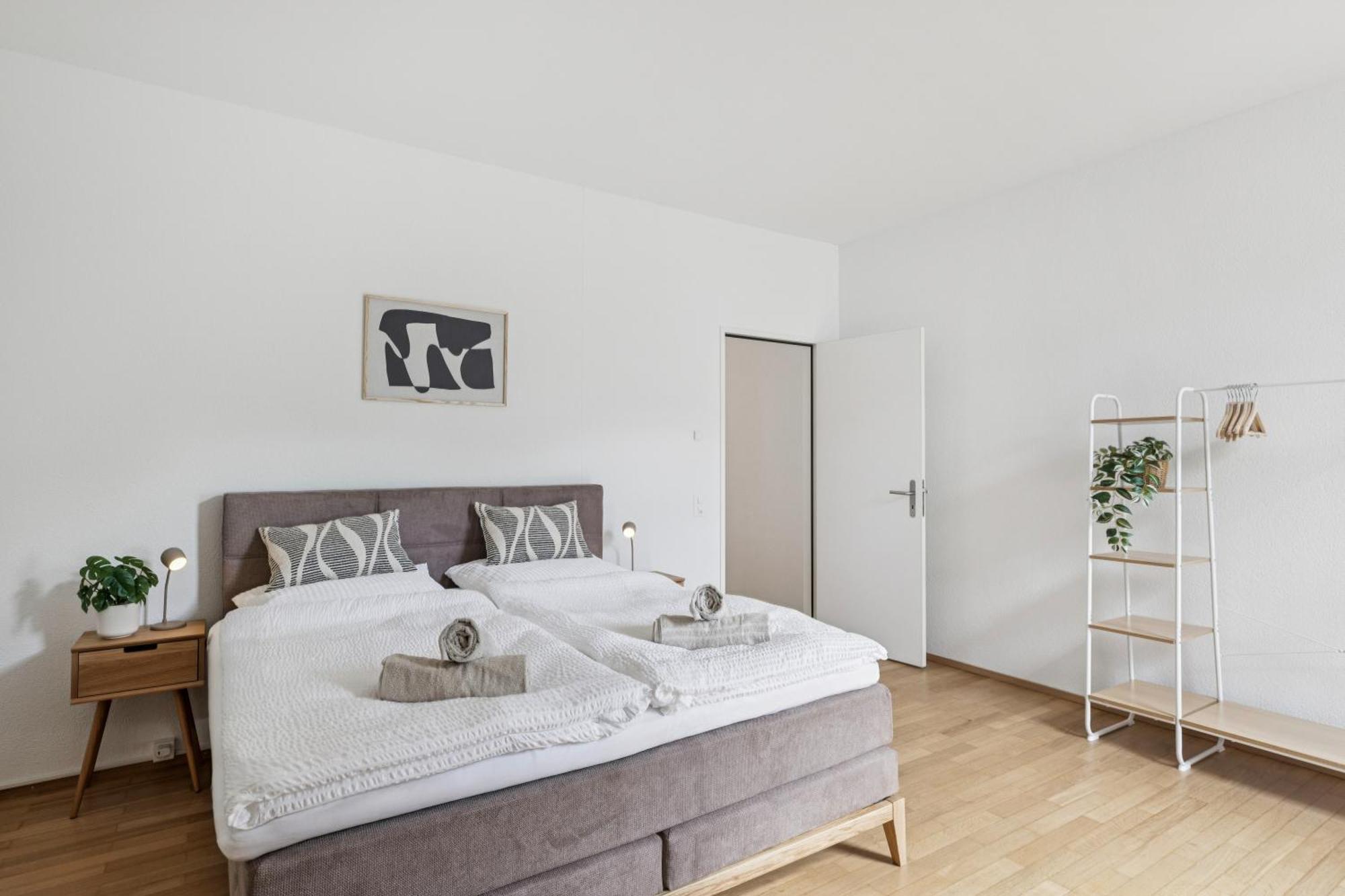 Comfort Homes - Premium - 15' Lucerne - Washer & Dryer - Public Transport - Parking Root