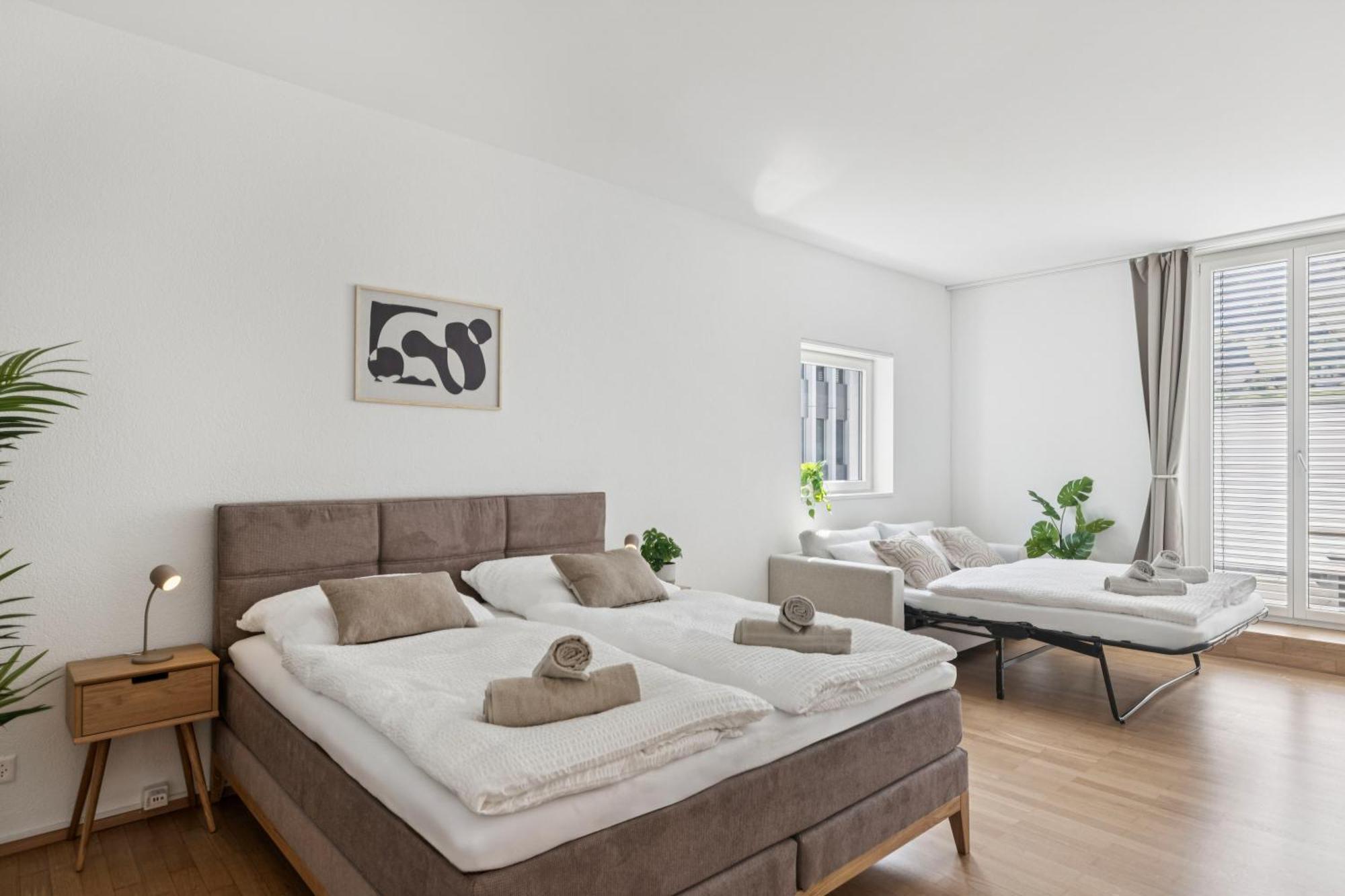 Comfort Homes - Premium - 15' Lucerne - Washer & Dryer - Public Transport - Parking * Root