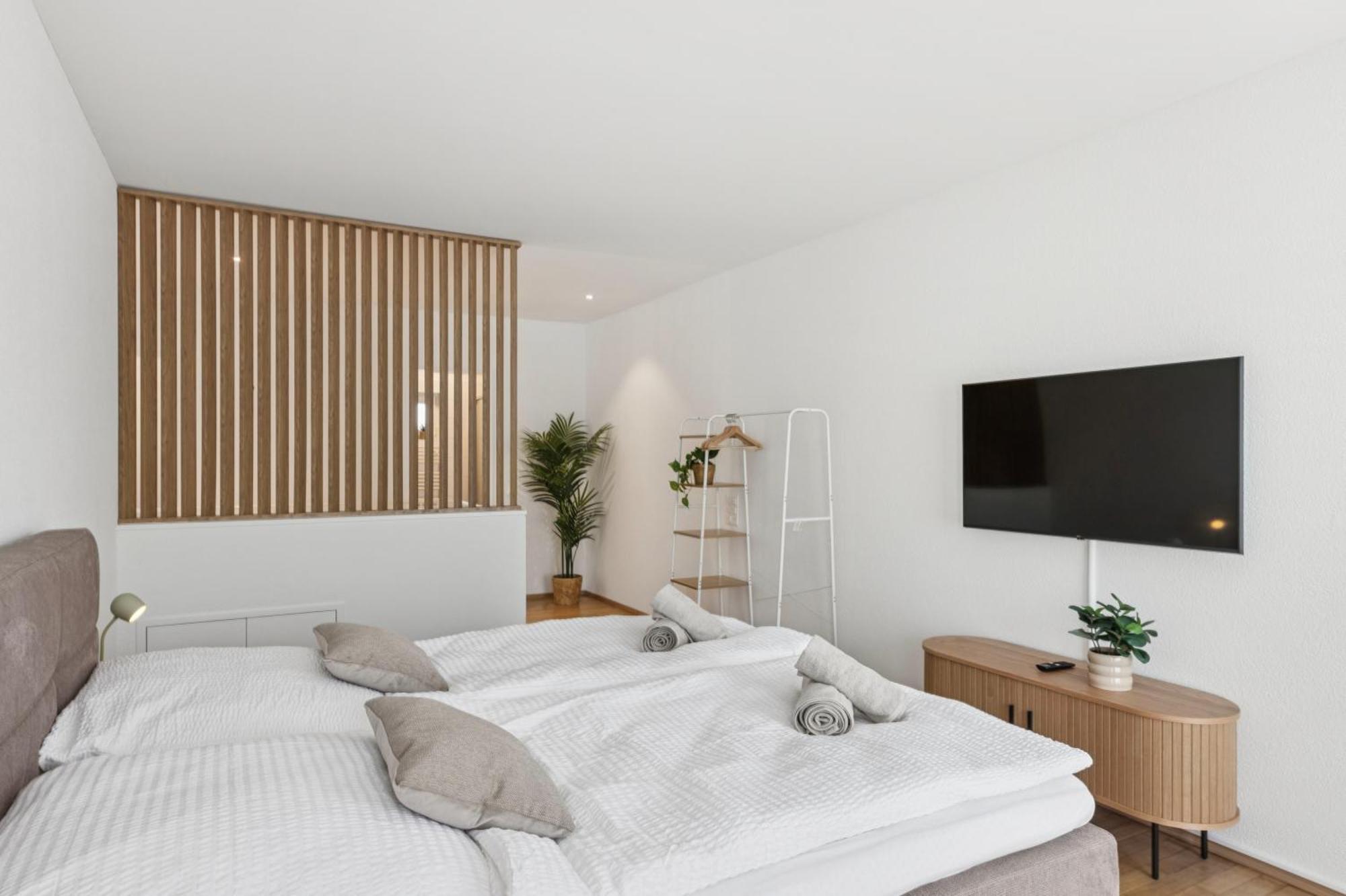 Comfort Homes - Premium - 15' Lucerne - Washer & Dryer - Public Transport - Parking Apartmán